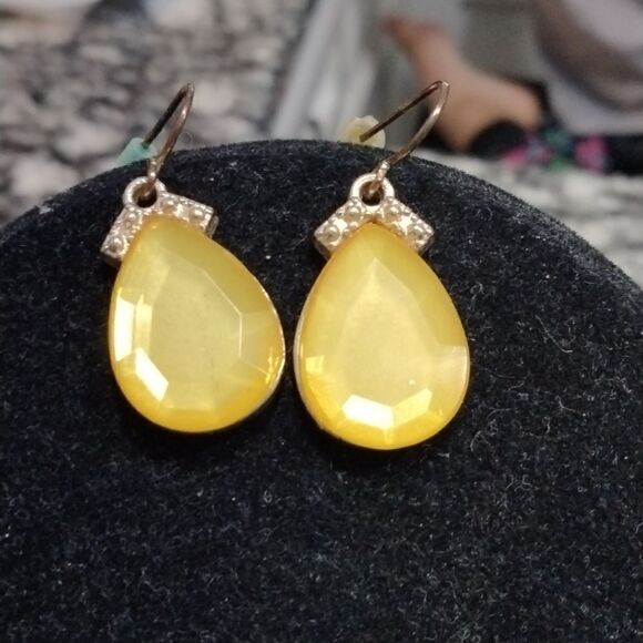 Vintage Costume Jewelry Set  - Picture 3 of 7